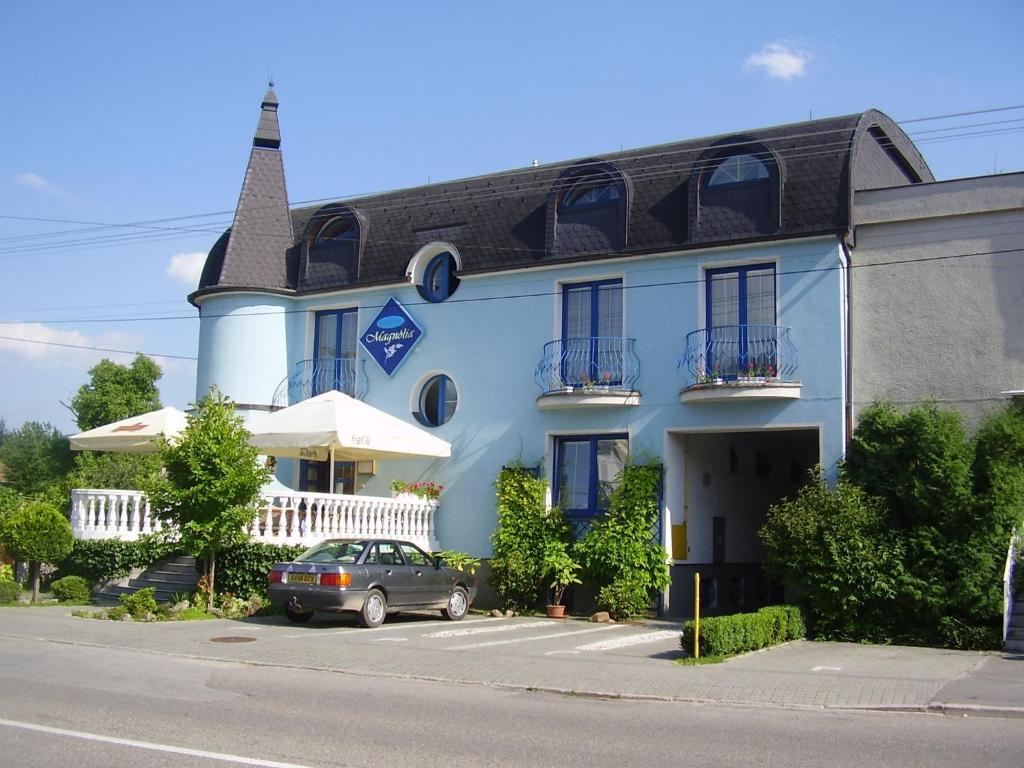 Pension Magnolia Trenčín Extérieur photo